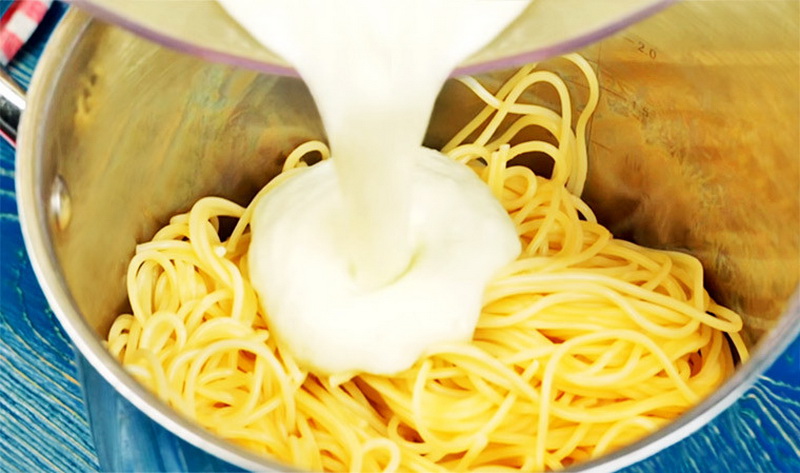 Спагетти с кремовым соусом из цветной капусты