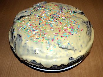 фото вкусного торта шоколад на кипятке на блюде