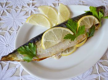 блюдо фото из рецепта рыба запеченная в фольге