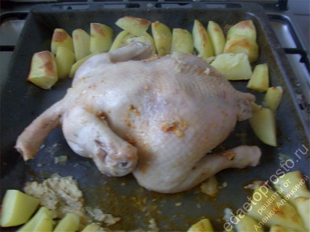 тесто следует осторожно снять с готовой курицы