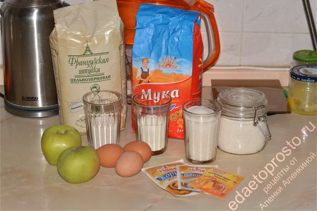 фото исходных продуктов для приготовления яблочной шарлотки в мультиварке