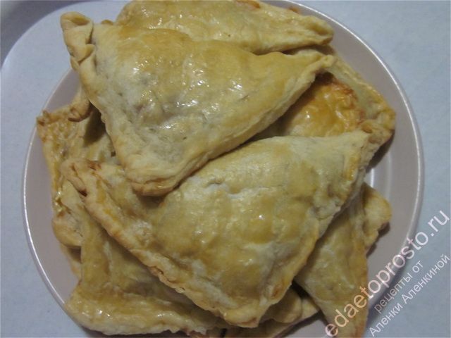 пирожки из слоеного теста с мясом фото